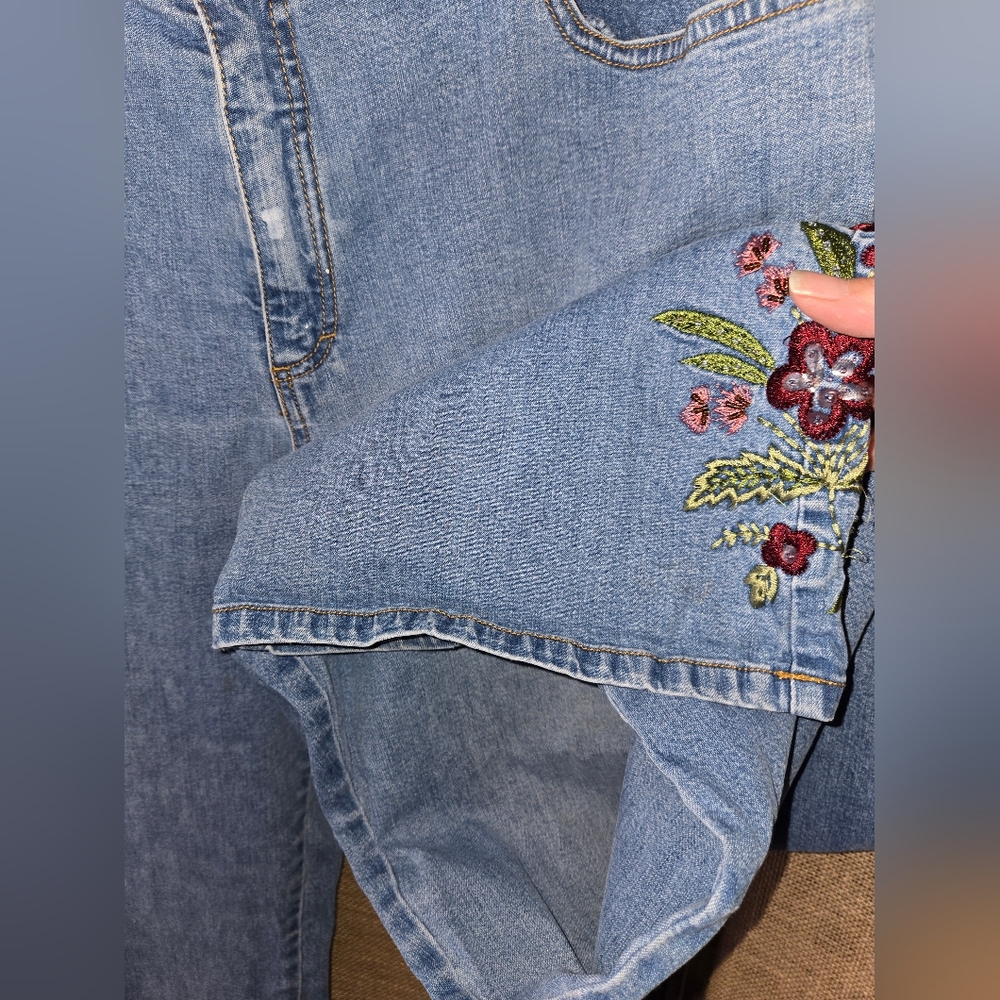 Women's Chadwicks Floral Embroidered 5 Pocket Jeans Size 16 - Picture 7 of 11